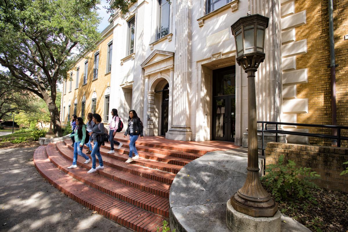 Photo of Sycamore Hall on the UNT campus